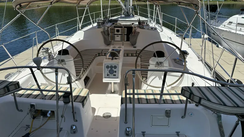 Slide: The Image of 1997 Catalina 400 Cockpit cushions - 4321347