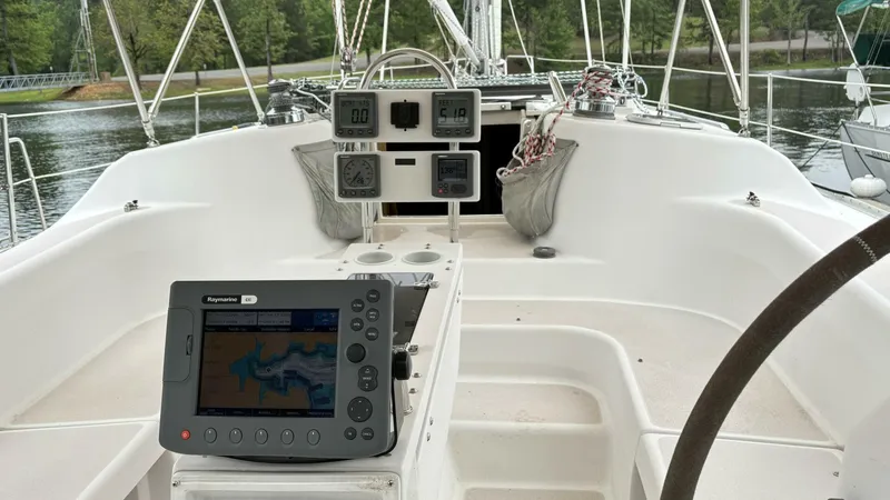 Slide: The Image of 1997 Catalina 400 Raymarine electronics - 4321387