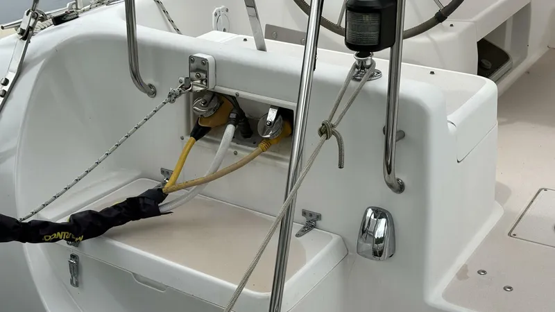 Slide: The Image of 1997 Catalina 400 Shore Power & Dockside water - 4321476