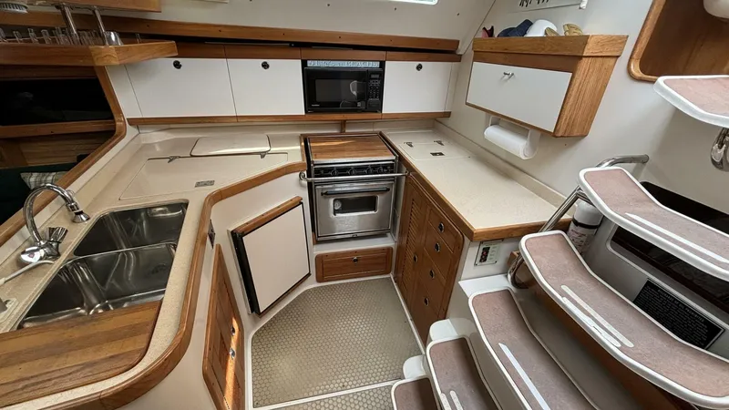 Slide: The Image of 1997 Catalina 400 Galley - 4321410