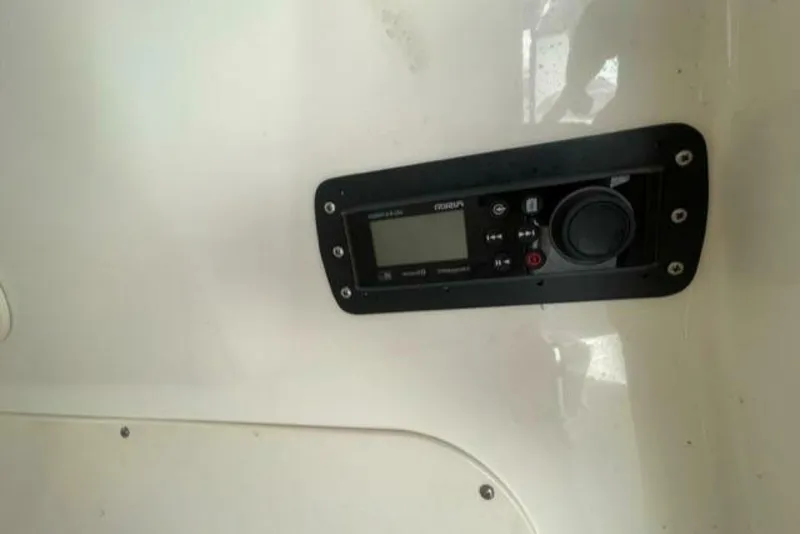 Slide: The Image of Boston Whaler DAUNTLESS 2009 - 4321269