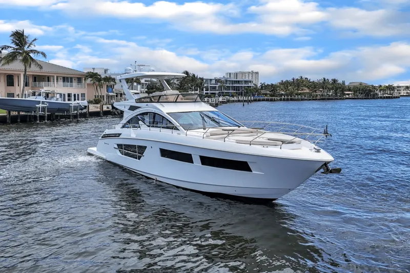 Slide: The Image of Cruisers 60 Fly 2024 - 5500040