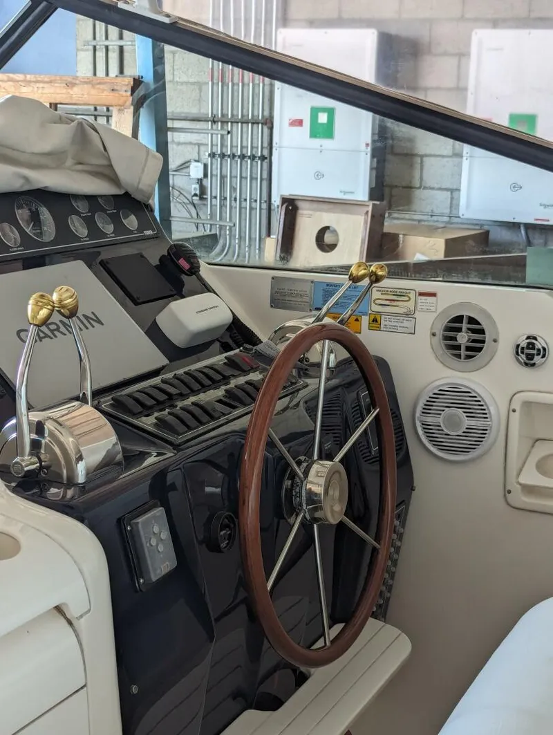 Slide: The Image of Tiara 4000 Express 2003 - 4322983