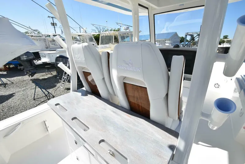 Slide: The Image of Regulator Marine 30XO 2023 - 5242046