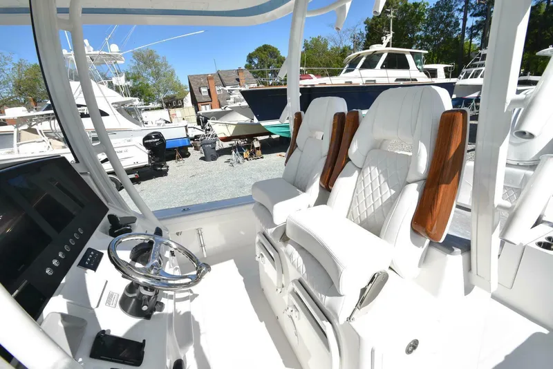 Slide: The Image of Regulator Marine 30XO 2023 - 5242050