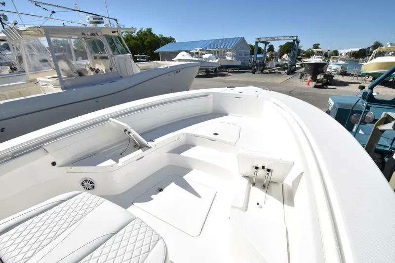 Slide: The Image of Regulator Marine 30XO 2023 - 5242055