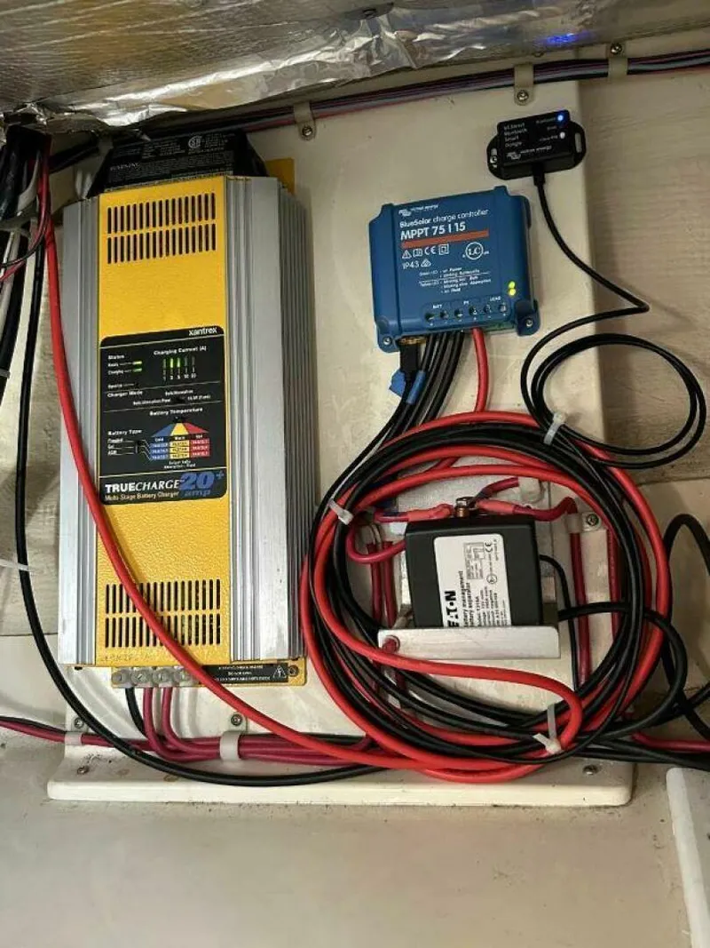 Slide: The Image of No Rush Inverter Charge Controller - 4329960