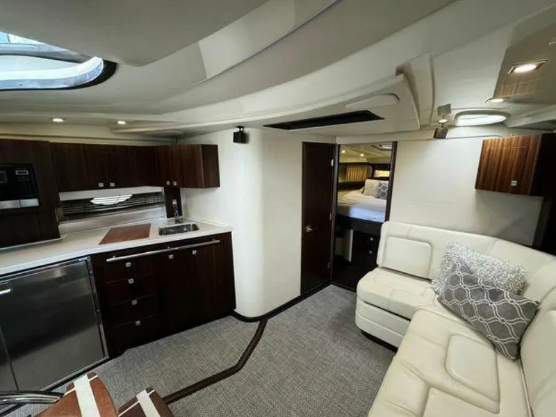 Slide: The Image of Monterey 400 Sport Yacht 2012 - 4329773