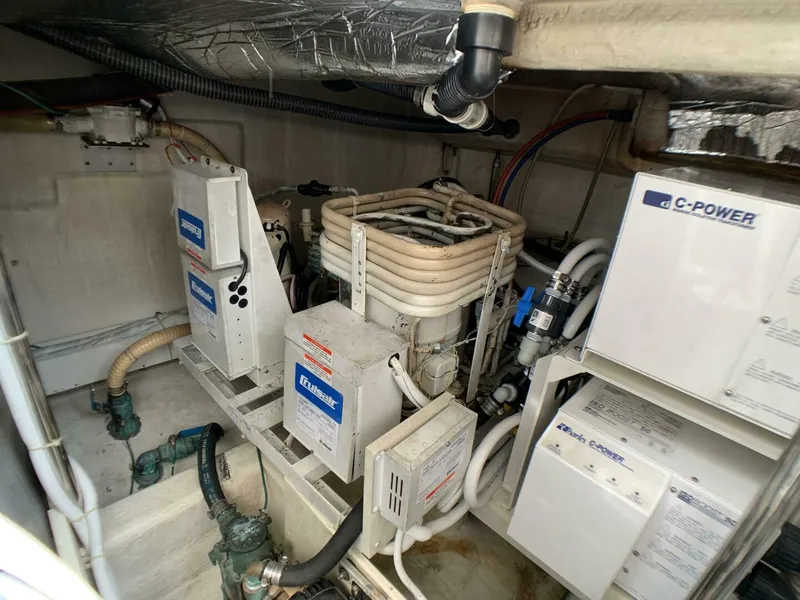 Slide: The Image of Carver 56 Voyager 2006 - 4330788