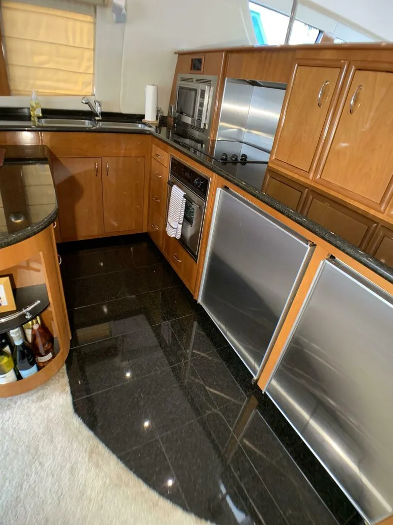 Slide: The Image of Carver Yachts 56 Voyager 2006 - 4330800