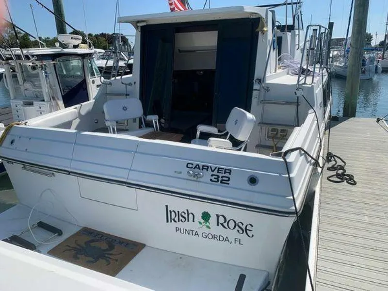 Slide: The Image of Carver Yachts Mariner 3297 1990 - 4334056