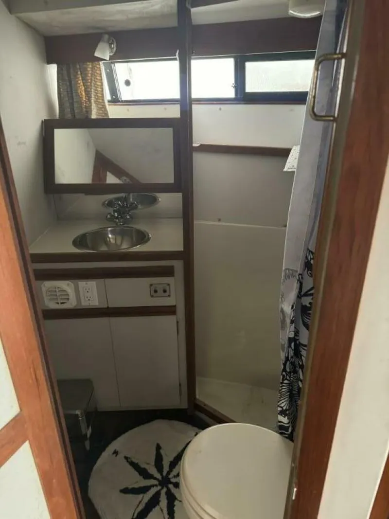 Slide: The Image of Carver Yachts Mariner 3297 1990 - 4334085