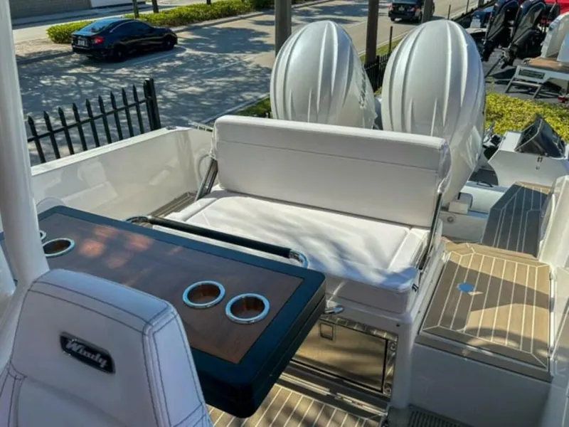 Slide: The Image of Windy SR28 CC 2024 - 4402399