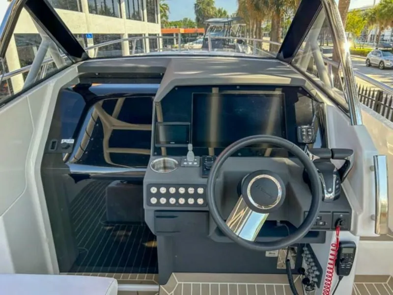 Slide: The Image of Windy SR28 CC 2024 - 4402402