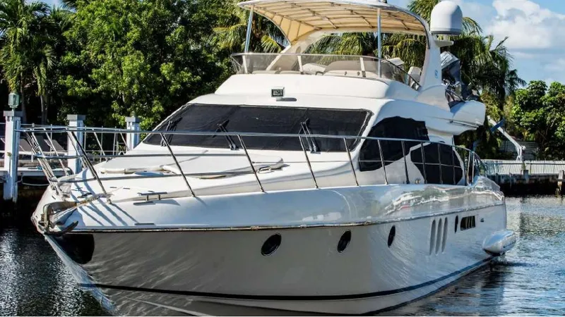 The Image of Azimut 62 2004 - 7662377
