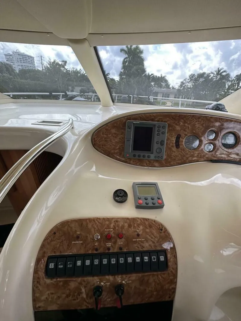 Slide: The Image of Azimut 42 2004 - 4336211