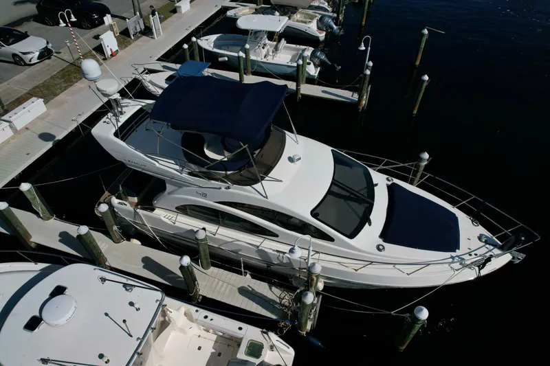 Slide: The Image of Azimut 42 2004 - 4336242