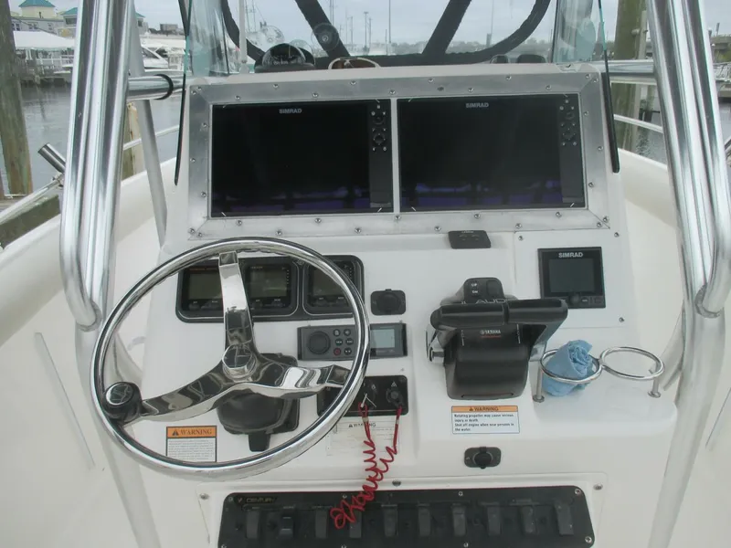 Slide: The Image of Helm with 2 Simrad  12" MFD - 4344462