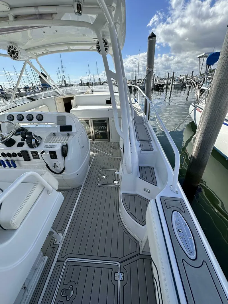 Slide: The Image of Intrepid 377 Walkaround Cuddy 2002 - 4338882