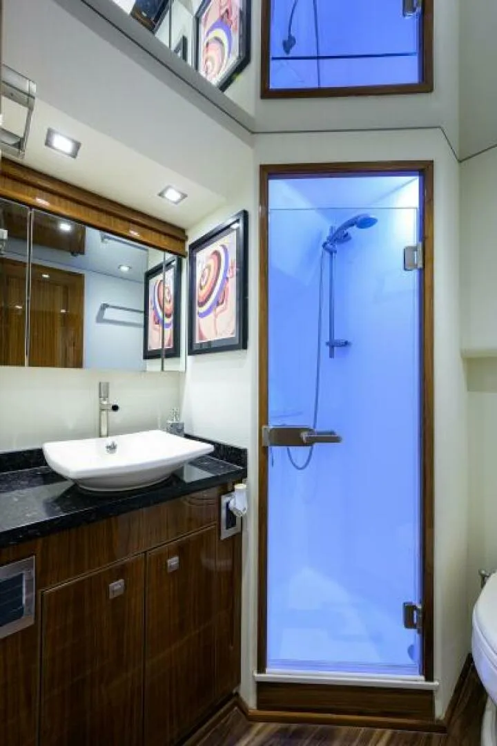 Slide: The Image of Starboard Guest Head - 4344331