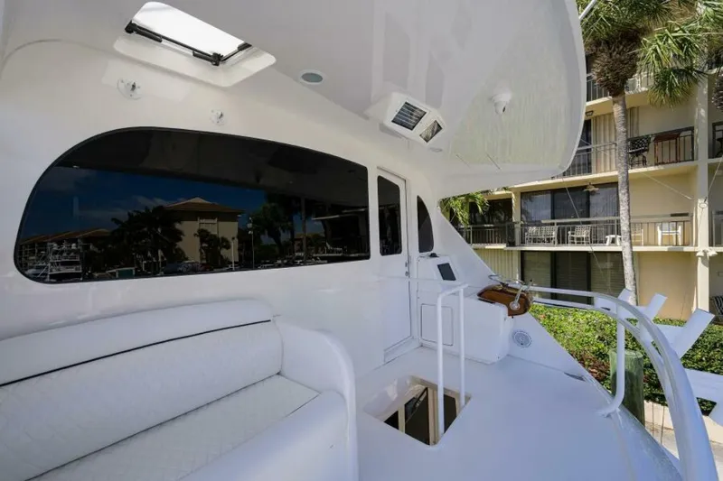 Slide: The Image of Enclosed Flybridge Aft Deck - 4344335