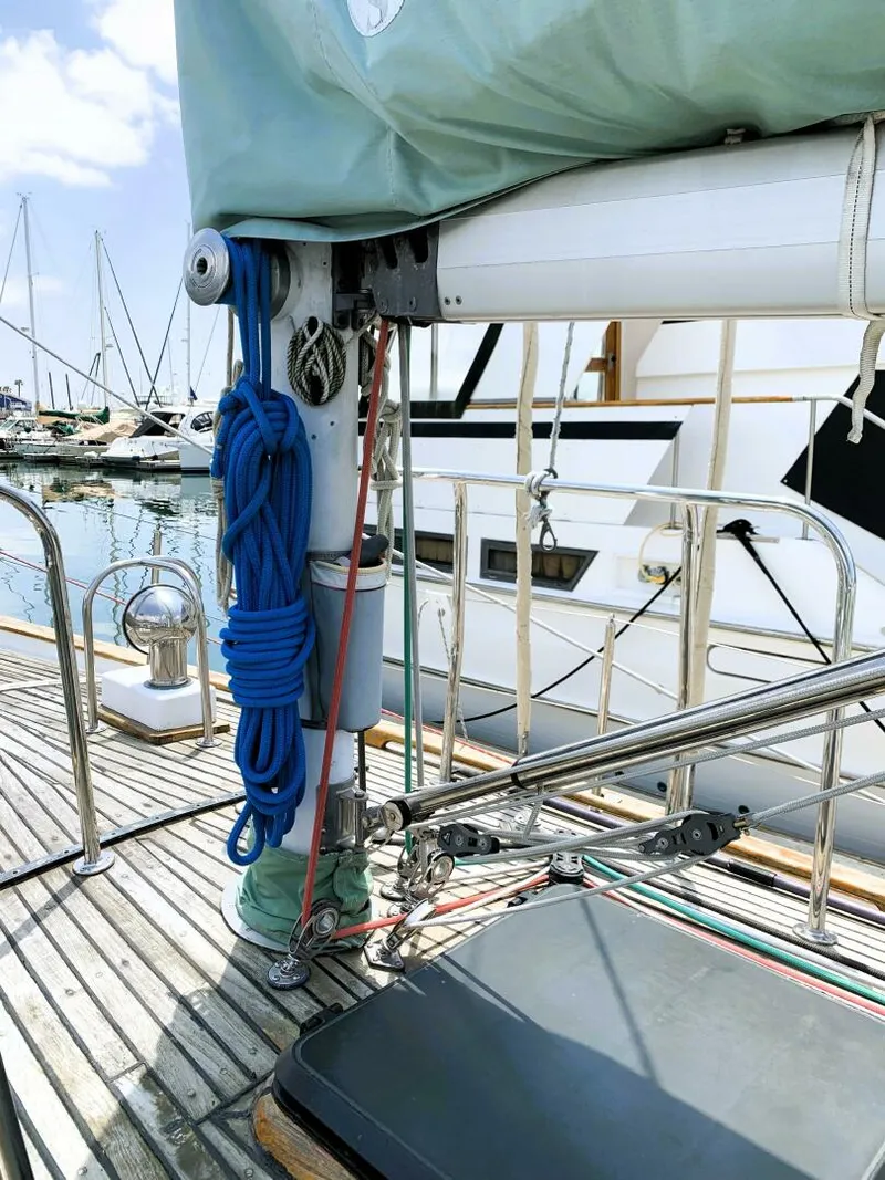 Slide: The Image of Litton Perry 41 1979 - 4344967