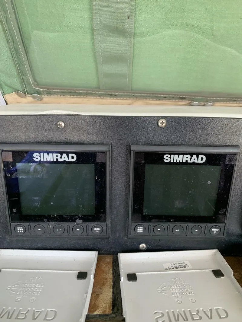 Slide: The Image of Litton Perry 41 1979 - 4345043