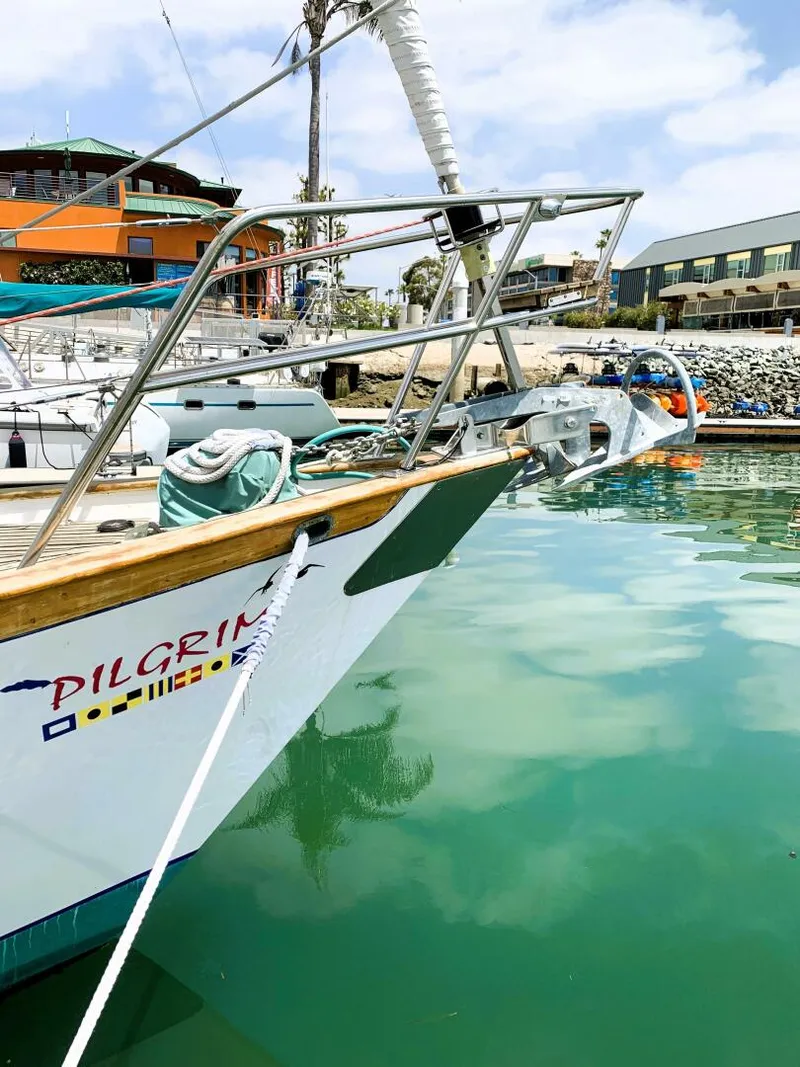 Slide: The Image of Litton Perry 41 1979 - 4344958