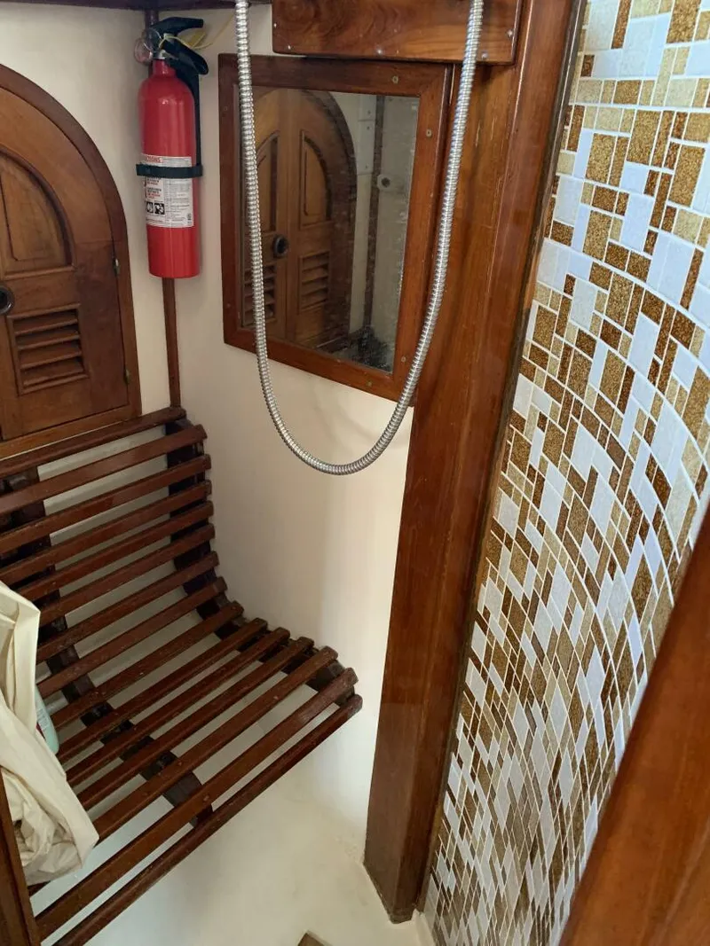 Slide: The Image of Litton Perry 41 1979 - 4345004