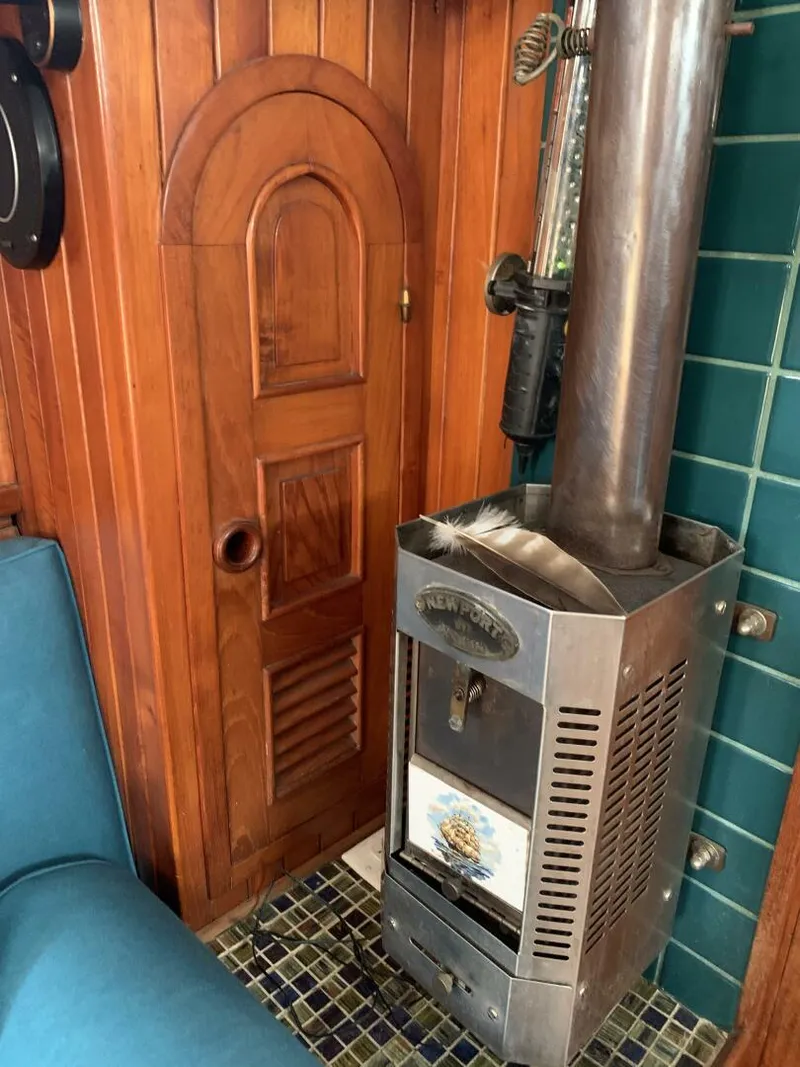 Slide: The Image of Litton Perry 41 1979 - 4345011