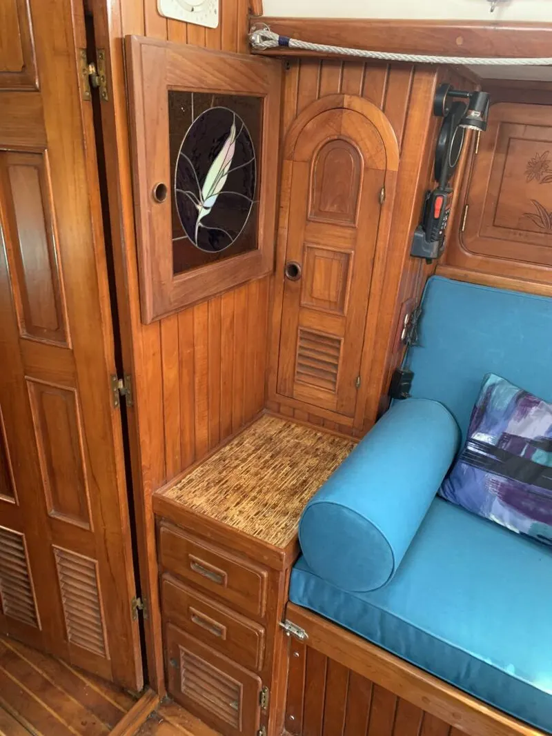 Slide: The Image of Litton Perry 41 1979 - 4345012