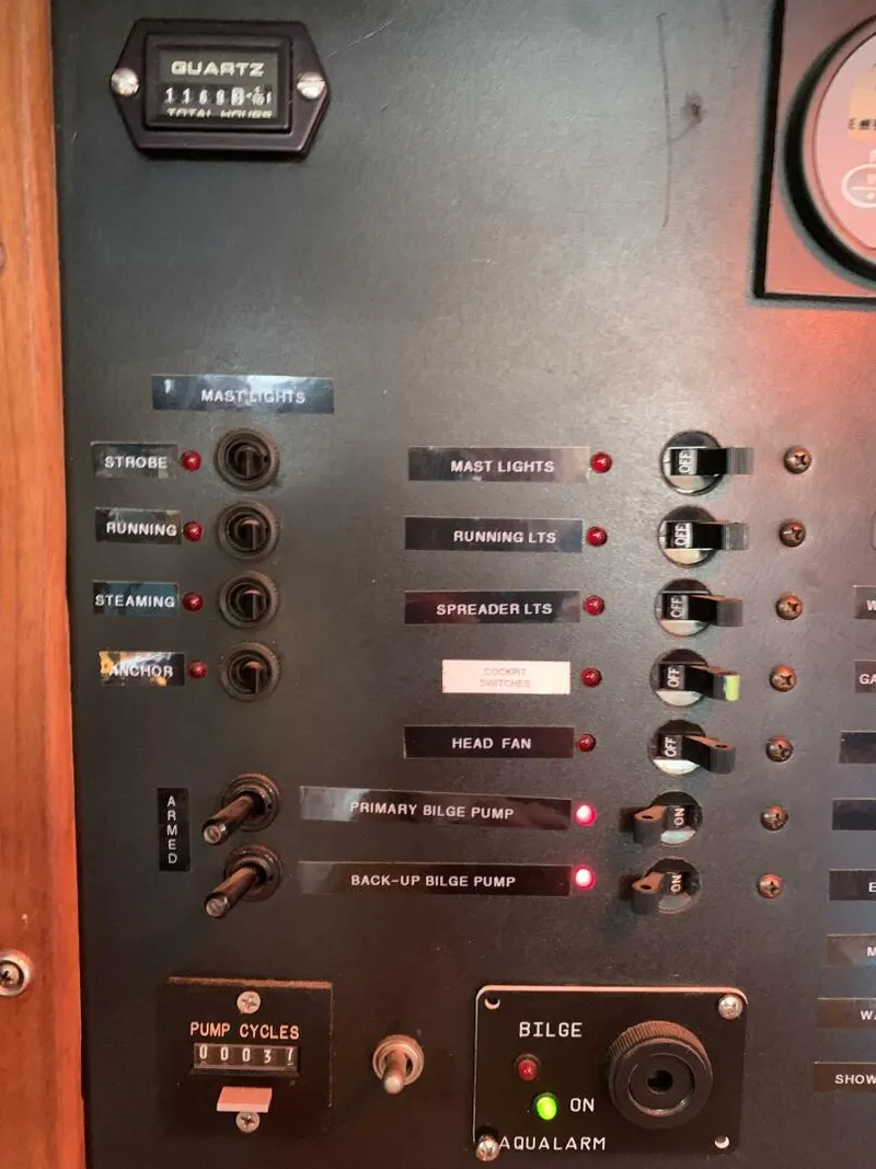 Slide: The Image of Litton Perry 41 1979 - 4345029