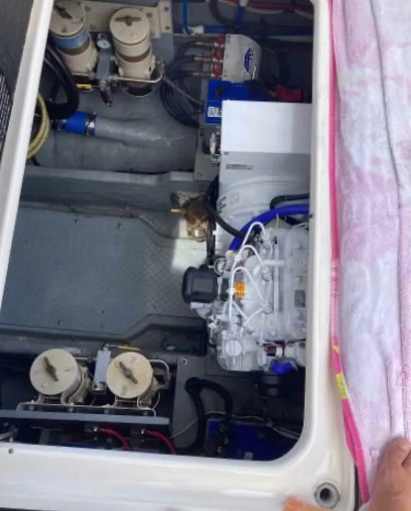 Slide: The Image of Sea Ray 400 Sedan Bridge 2001 - 4345260