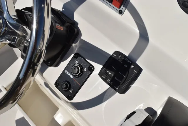 Slide: The Image of Key West Boats 203 FS 2025 - 23