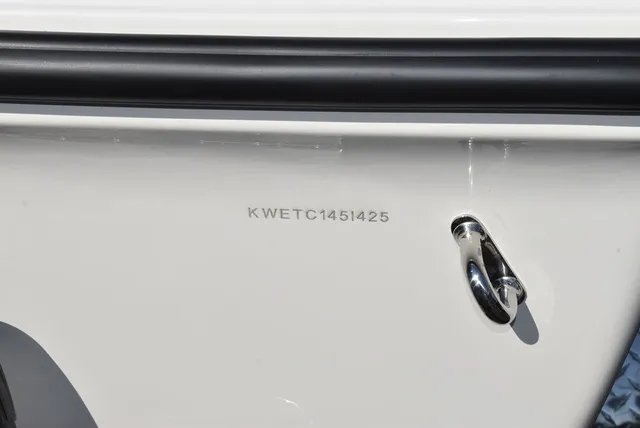 Slide: The Image of Key West Boats 203 FS 2025 - 46