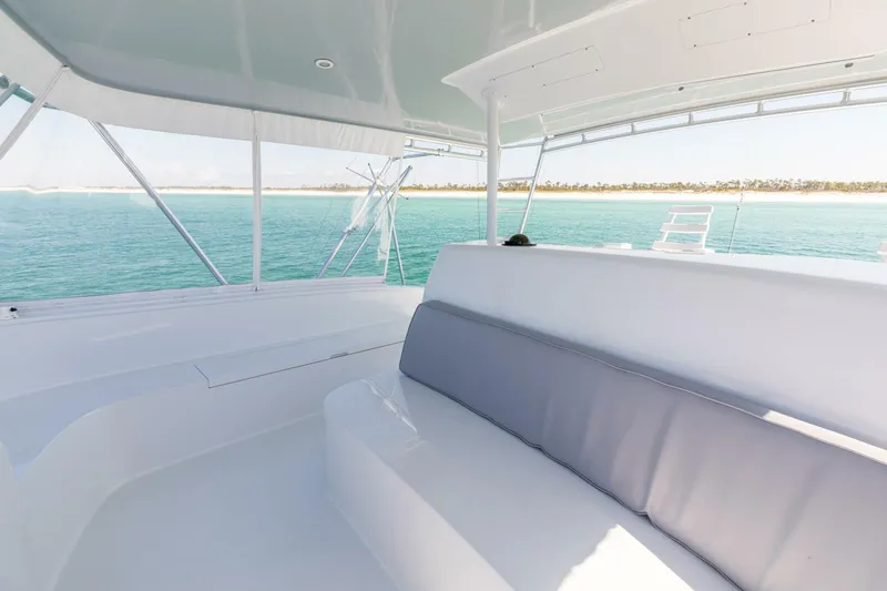 Slide: The Image of 1998 Miller Marine 60' Convertible CAT'N'AROUND-Helm Seat - 4351088