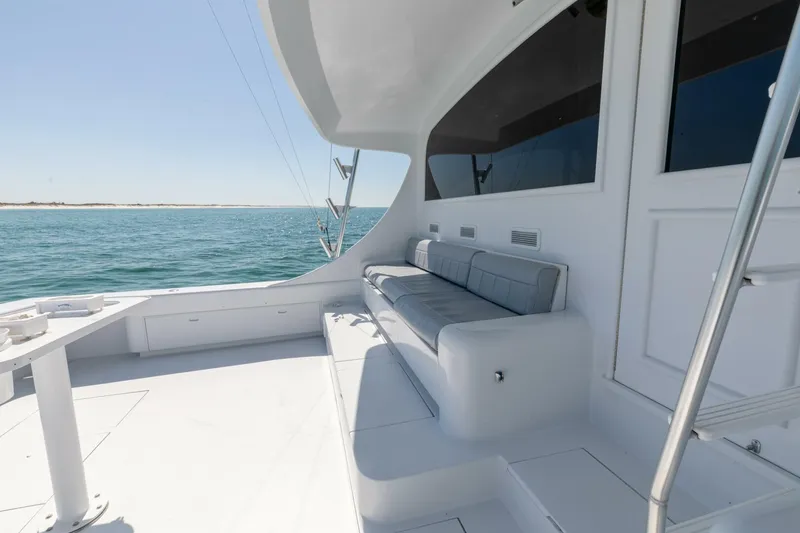 Slide: The Image of 1998 Miller Marine 60' Convertible CAT'N'AROUND-Cockpit - 4351057