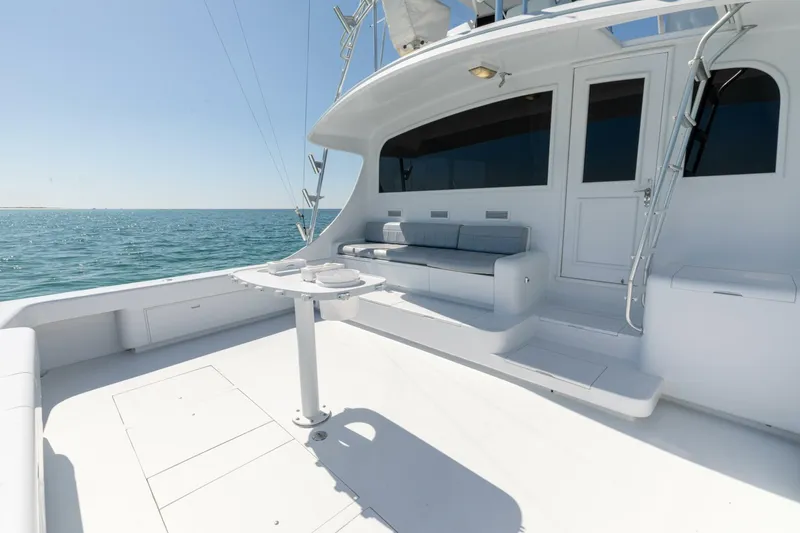 Slide: The Image of 1998 Miller Marine 60' Convertible CAT'N'AROUND-Cockpit 4 - 4351095