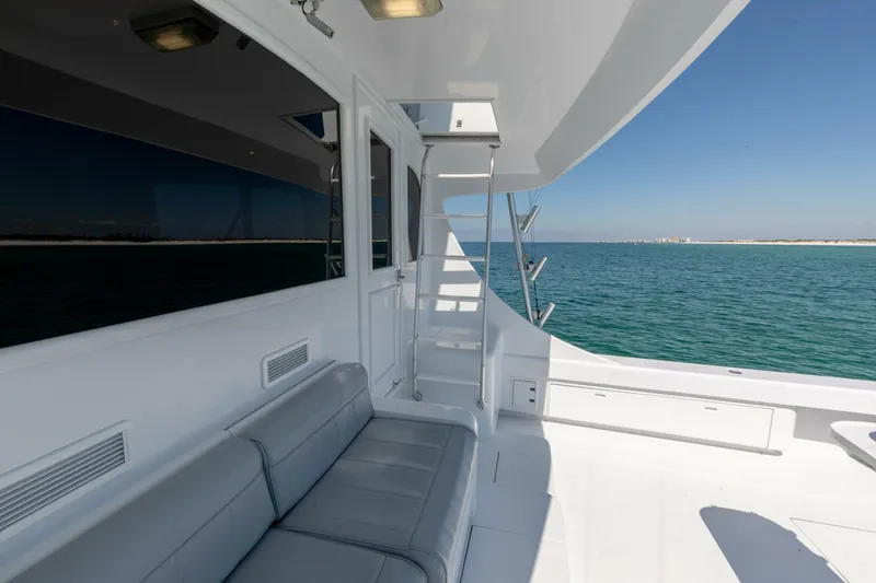 Slide: The Image of 1998 Miller Marine 60' Convertible CAT'N'AROUND-Cockpit 7 - 4351098