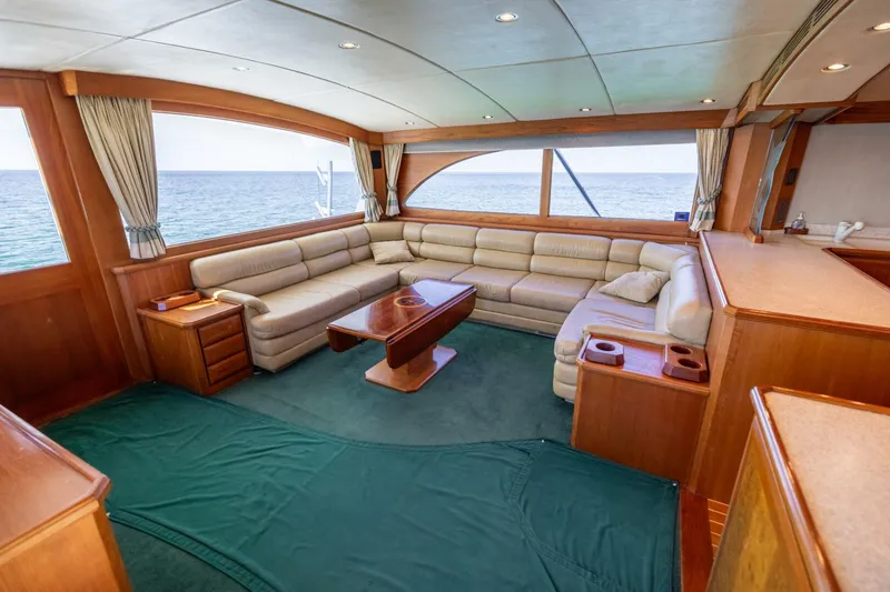 Slide: The Image of 1998 Miller Marine 60' Convertible CAT'N'AROUND-Salon 2 - 4351058