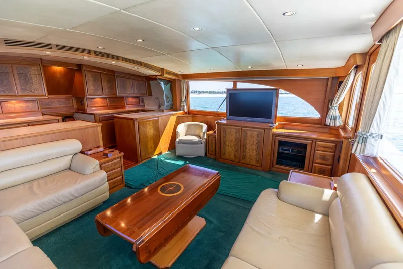 Slide: The Image of 1998 Miller Marine 60' Convertible CAT'N'AROUND-Salon 4 - 4351060