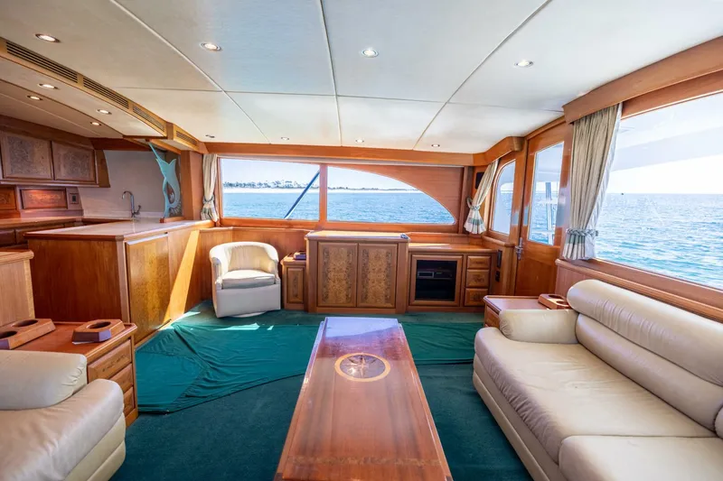 Slide: The Image of 1998 Miller Marine 60' Convertible CAT'N'AROUND-Salon 6 - 4351063