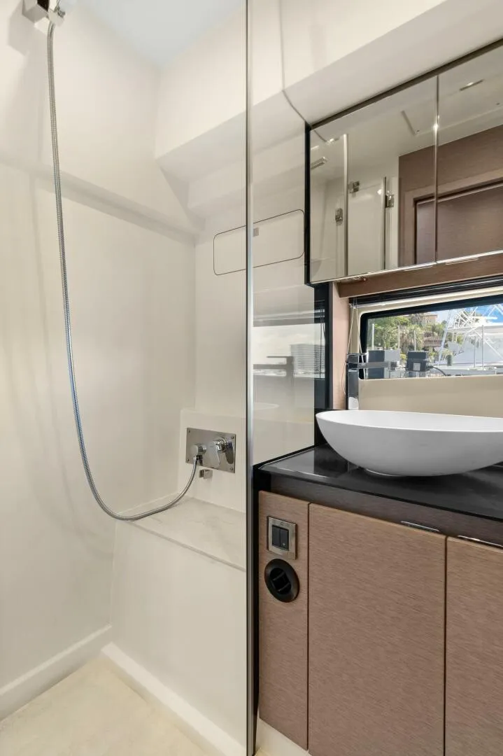 Slide: The Image of Master Head Aft - 4403419