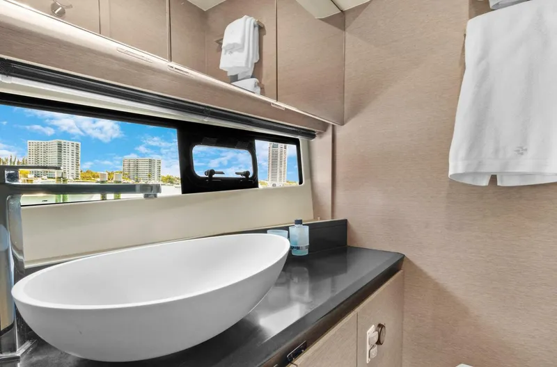 Slide: The Image of Master Head Port Fwd - 4403421