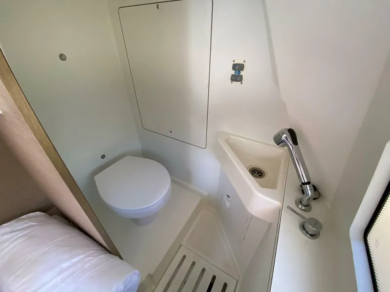 Slide: The Image of Crew Head - 4403524