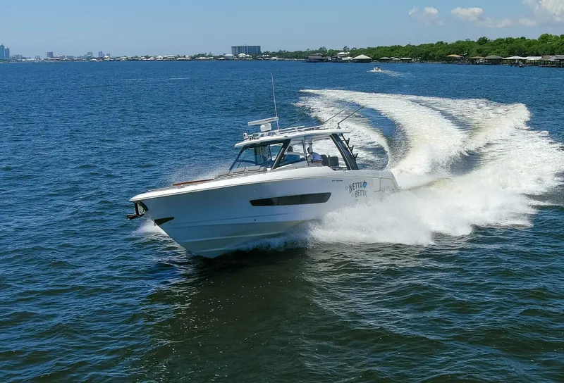 Slide: The Image of 2021 Boston Whaler 420 Outrage _Da_ Wetta Da_ Betta_ Exterior (20) - 4385327