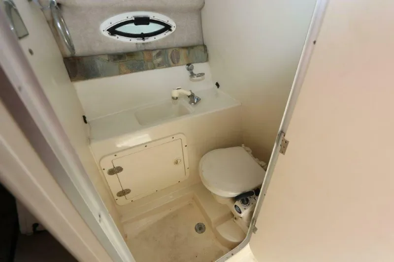 Slide: The Image of Stingray 240 CS 2006 - 4357858