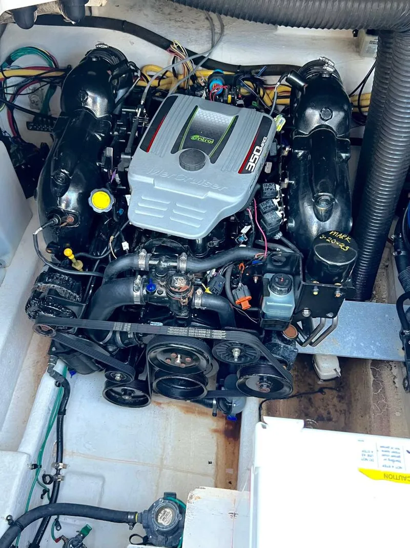 Slide: The Image of Bayliner 335 2012 - 4357996