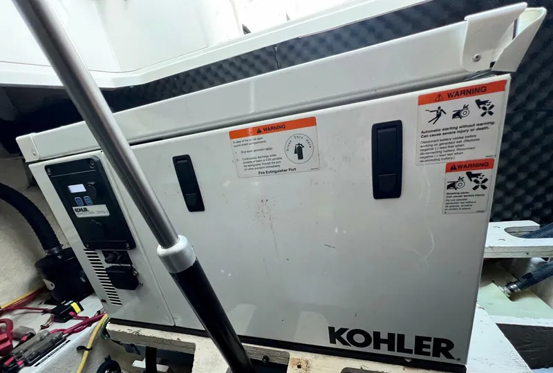 Slide: The Image of Bayliner 335 2012 - 4358002