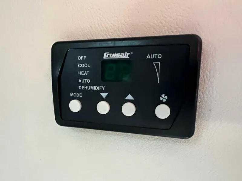 Slide: The Image of Bayliner 335 2012 - 4358021